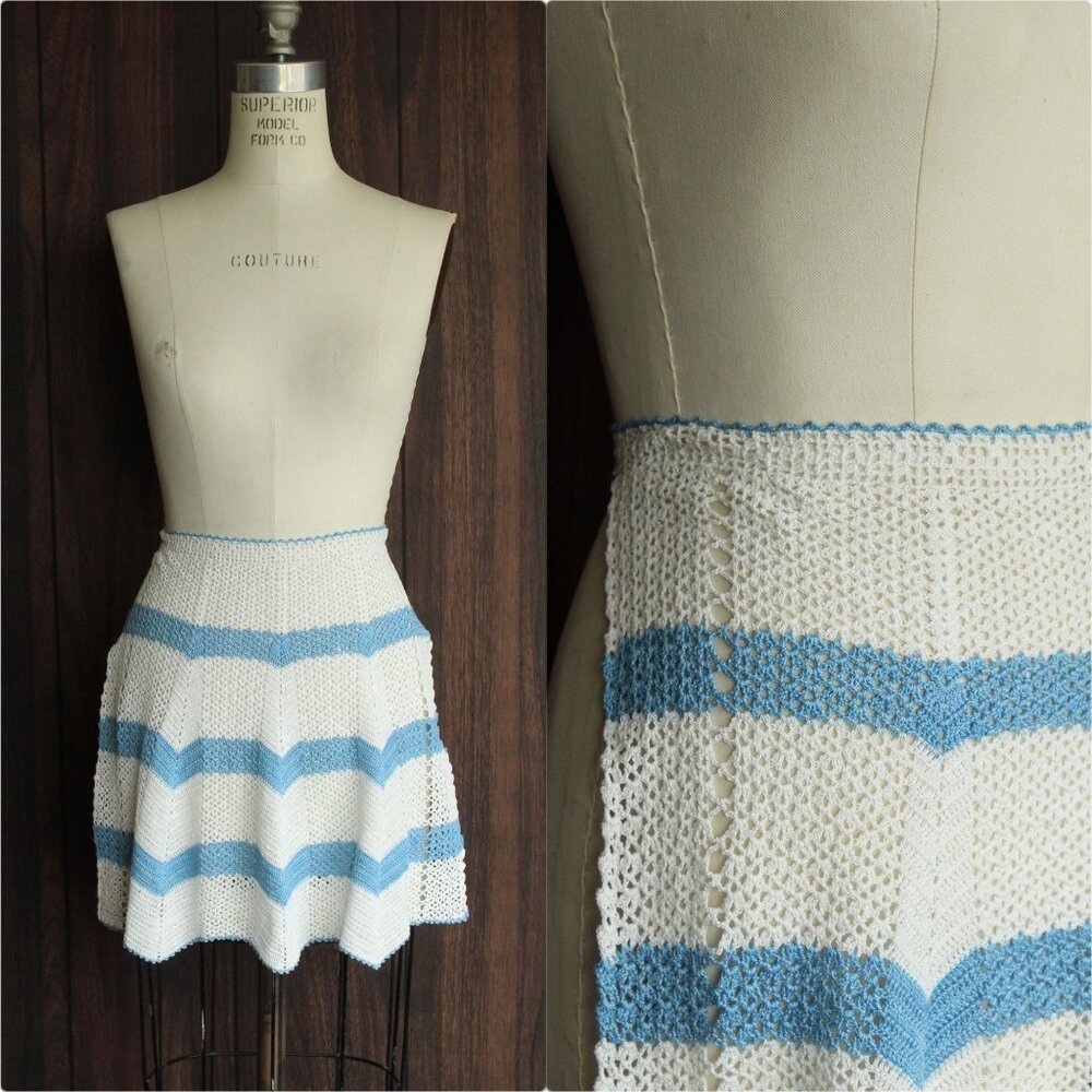 Vintage 1950s 1960s Half Apron, Crocheted in White and Blue,  Retro Kitchen